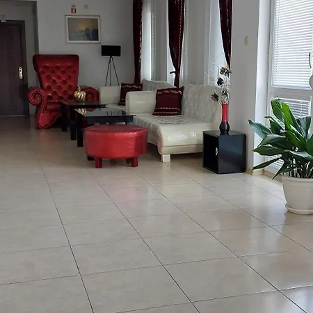 Hotel семеен 